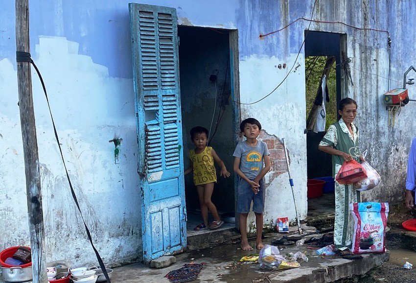 Người mẹ trong 'gia đình rất khác' ở Đà Nẵng đã có giấy khai sinh - 2