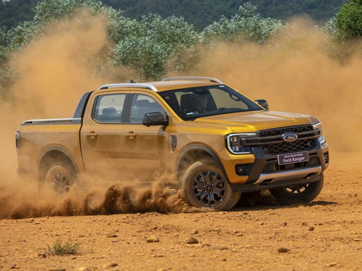 Ford Ranger được hỗ trợ 100% phí trước bạ để thu hút khách - 1