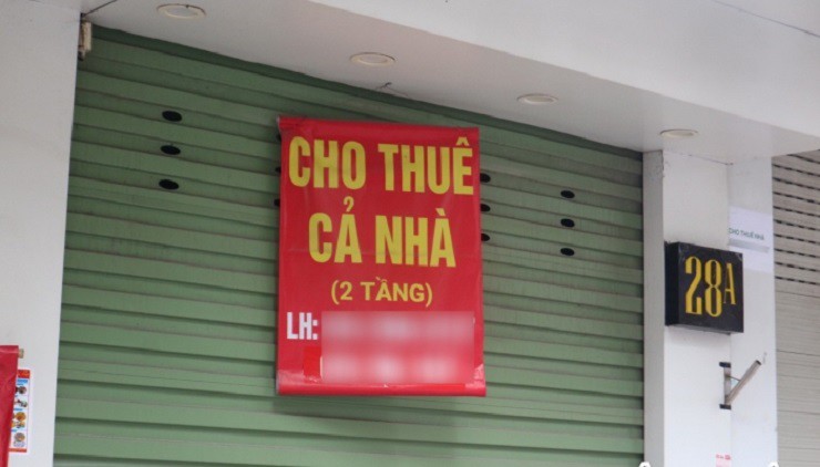 Từ đông qua hè, loạt shophouse hàng chục tỷ đồng vẫn 