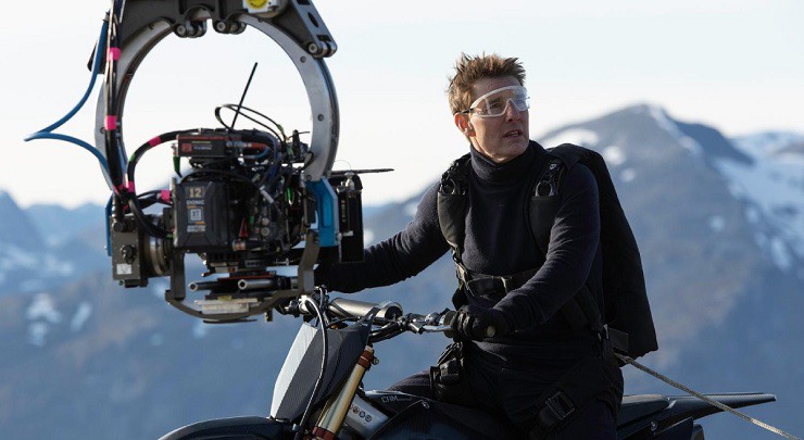 Hé lộ chiếc mô tô Tom Cruise dùng trong "cú nhảy triệu đô" ở Mission Impossible 7 - 3