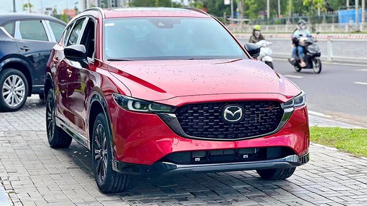 Ảnh thực tế Mazda CX-5 2023 tại đại lý Việt Nam - 10