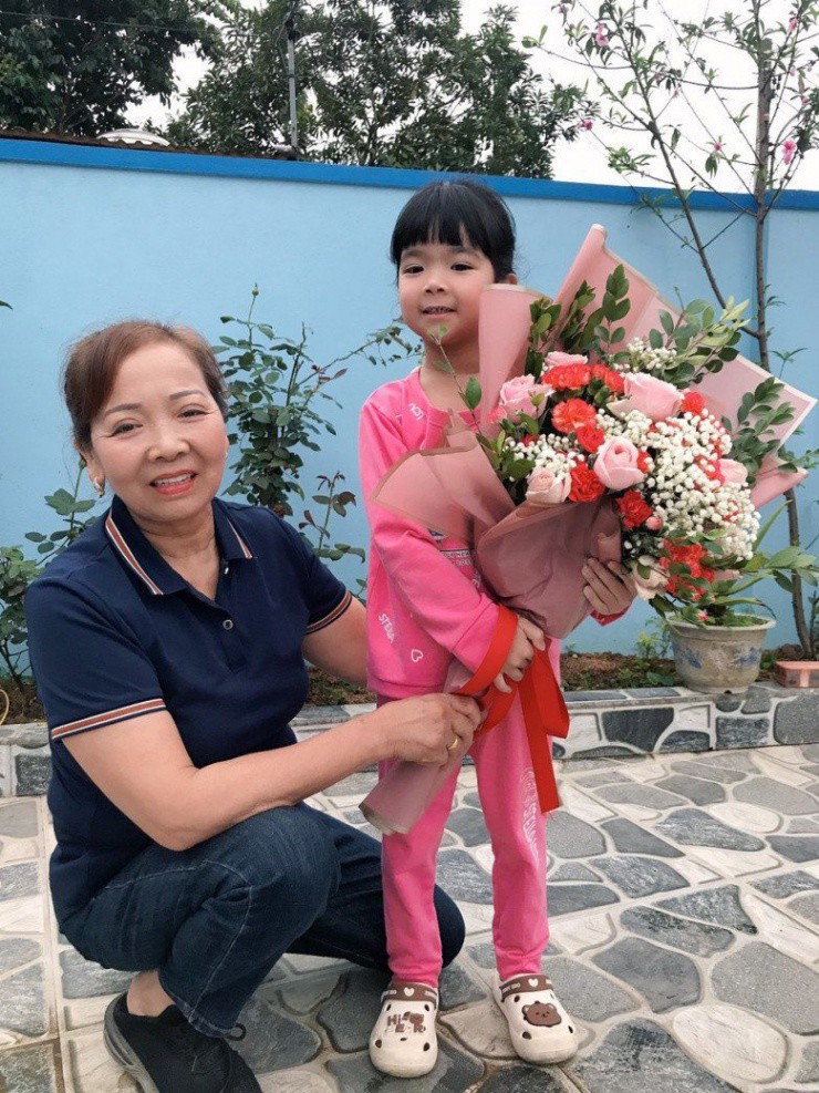 “Chồng nhà người ta” 3h sáng dậy bán cá ở chợ, về vẫn nấu cơm chăm vợ ở cữ, tiết lộ về mẹ chồng còn ngạc nhiên hơn - 8