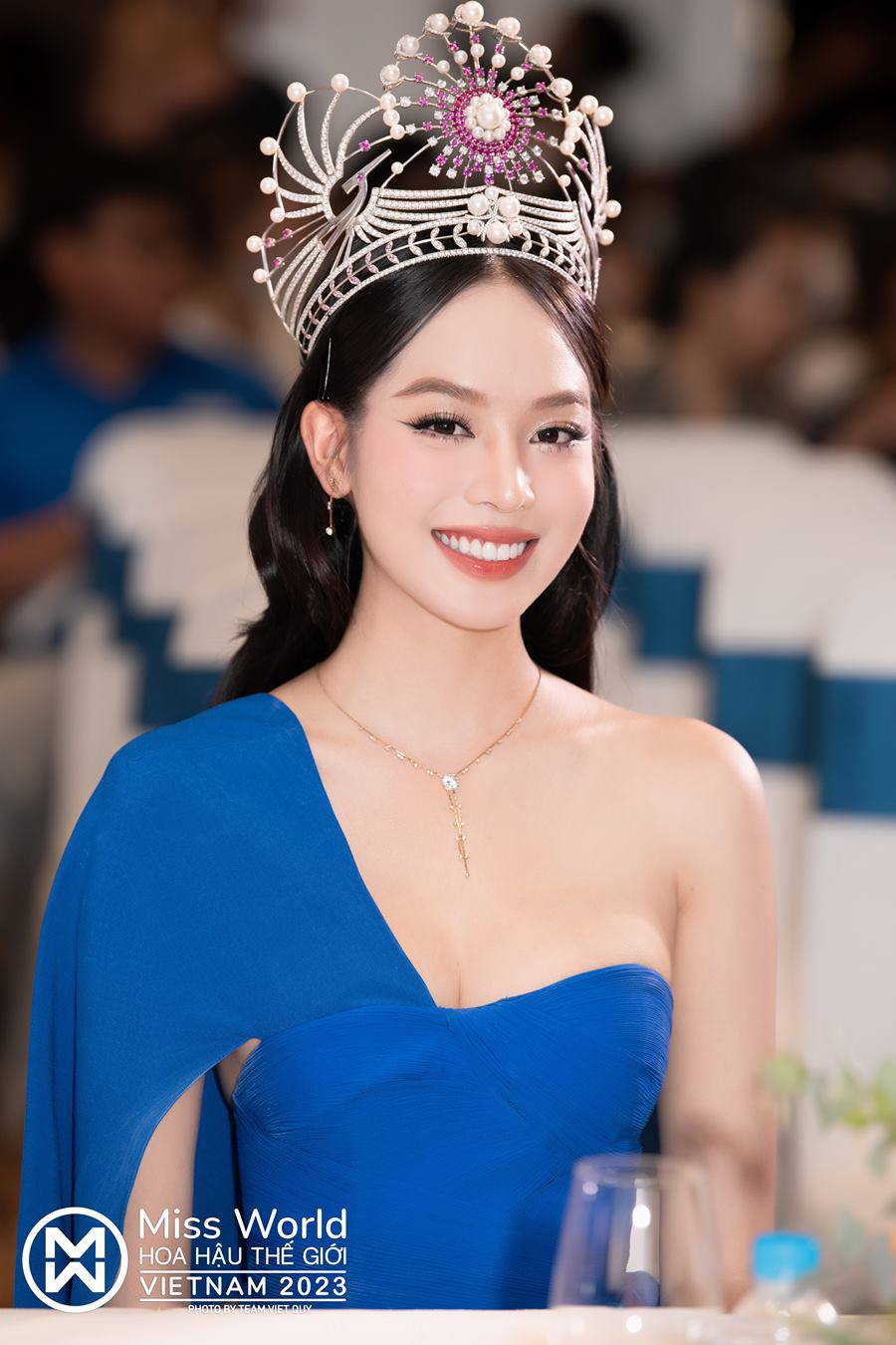 Hoa hậu Huỳnh Thị Thanh Thủy xinh đẹp, rạng rỡ trong sự kiện.