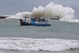 Xuất hiện vùng áp thấp gần Biển Đông, khả năng mạnh thành bão