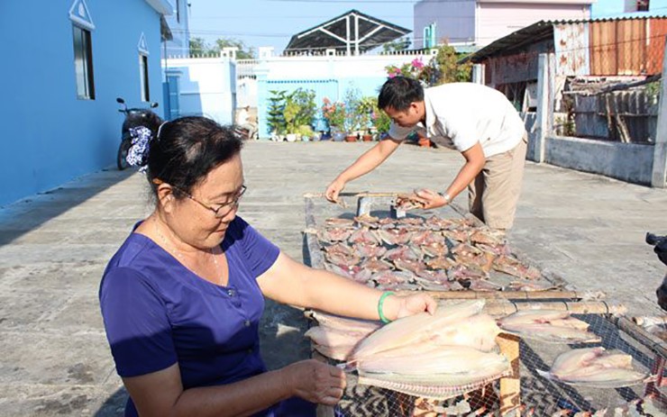 Thậm chí, thời điểm cá tự nhiên khan hiếm, khoảng từ tháng 2 đến tháng 7, có nơi giá bán tăng vọt lên 700.000 đồng/kg
