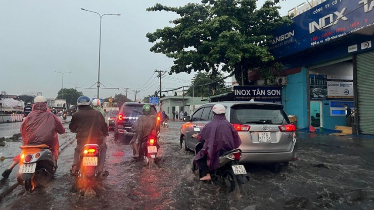 Bộ Công an đề xuất nhiều điểm mới trong Dự thảo Luật Trật tự an toàn giao thông đường bộ. Ảnh: PLO