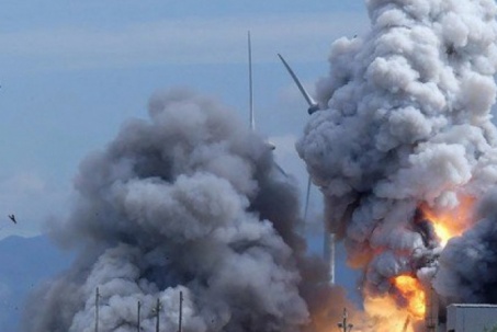VIDEO: Động cơ tên lửa phát nổ trong lúc thử nghiệm