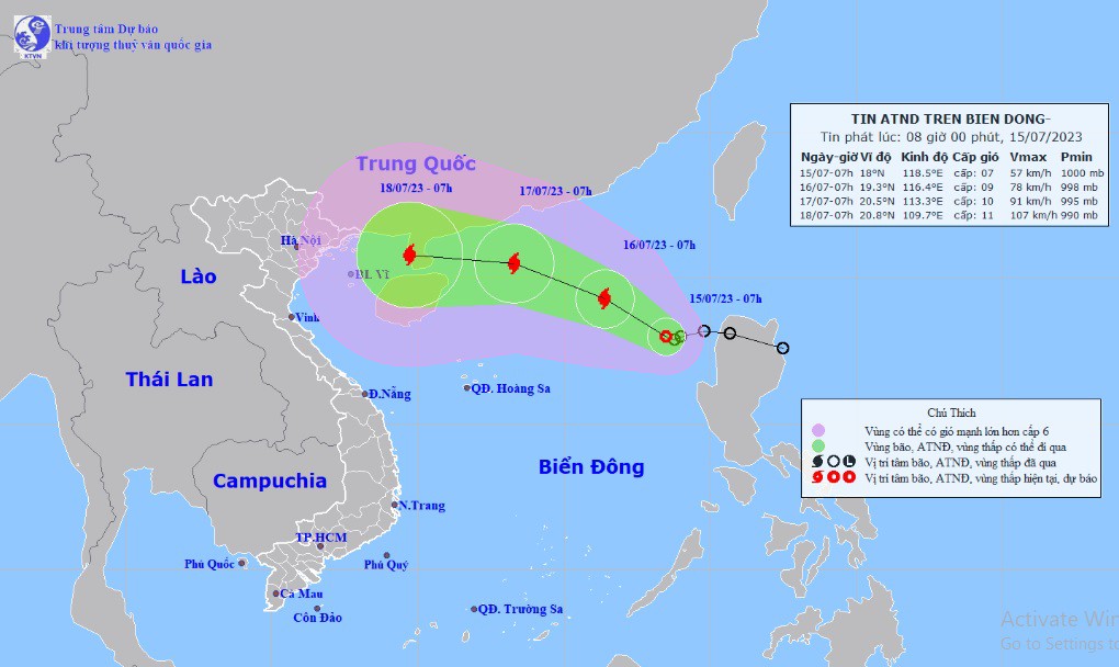 Vị trí và hướng di chuyển tiếp theo của áp thấp nhiệt đới trên Biển Đông. (Ảnh: Trung tâm Dự báo KTTVQG)