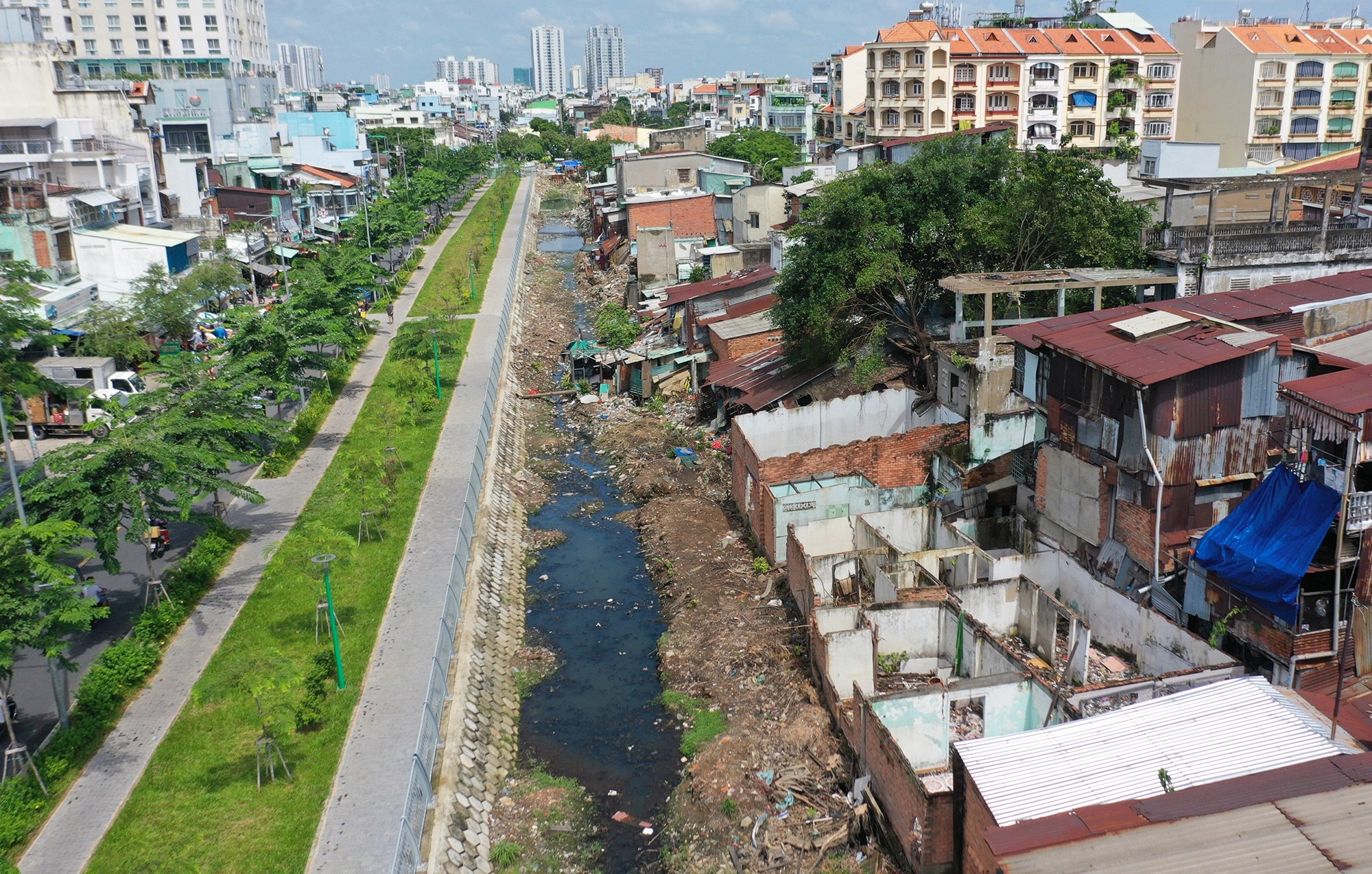 Việc khôi phục kênh Hàng Bàng giúp cải thiện môi trường nước, giải quyết ngập vào mùa mưa, nâng cao chất lượng cuộc sống của người dân khu vực. Dự án ban đầu dự kiến hoàn thành năm 2020, nhưng đến nay giai đoạn 2 dự án vẫn chưa được khơi dòng.