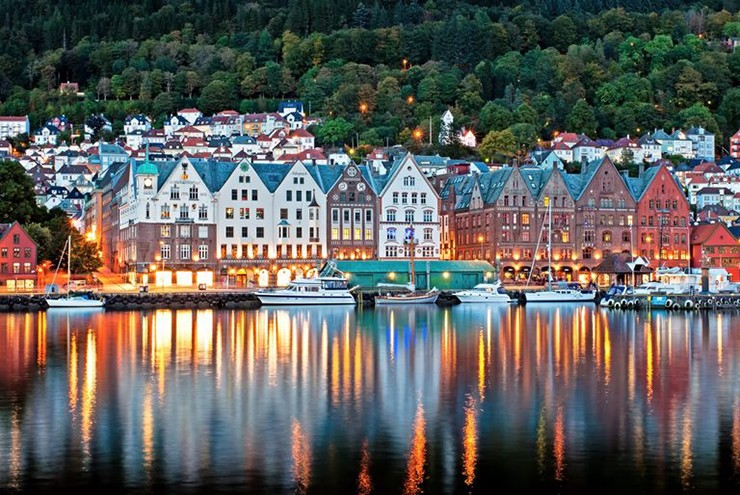 Bergen, Na Uy: Được mệnh danh là “trái tim của các vịnh hẹp”, Bergen có rất nhiều nét đặc trưng có thể xoa dịu cơn thèm du lịch của bất kỳ du khách nào.