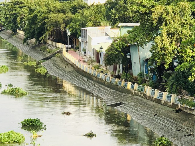 Một đoạn kè Thanh Đa đã hoàn tất (Ảnh: Ái My)