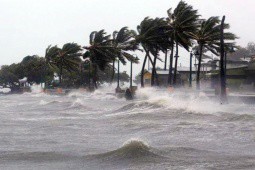 Bão số 1 đang cách Quảng Ninh khoảng 450km, nhiều tỉnh đã cấm biển