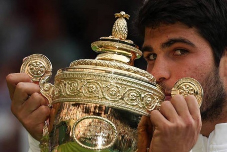 Alcaraz đăng quang rực rỡ tại Wimbledon, chấm dứt sự trị vì của Djokovic
