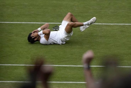 Video tennis Alcaraz - Djokovic: 5 set nghẹt thở, ngả mũ "tân vương" (Chung kết Wimbledon)