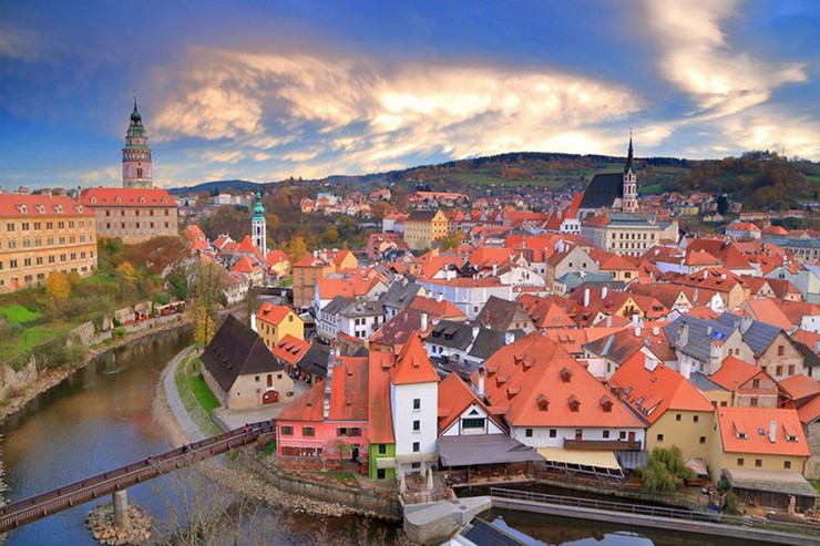 Český Krumlov, Cộng hòa Séc: Những mái nhà gạch đỏ đầy quyến rũ trong thành phố này sẽ là bối cảnh hoàn hảo cho một câu chuyện cổ tích tuyệt vời.