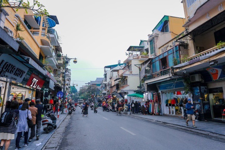 Phường Hàng Đào thuộc quận Hoàn Kiếm (Hà Nội), là một phường nhỏ nhất Việt Nam với diện tích chỉ 0,07km2.
