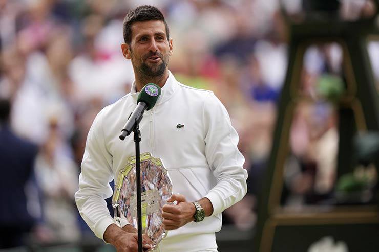 Djokovic bày tỏ sự khâm phục vì Alcaraz đã tiến bộ quá nhanh trên mặt sân cỏ