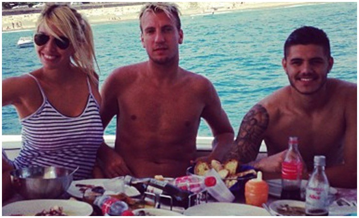 Wanda Nara từng kết hôn với cầu thủ Maxi Lopez. Gia đình họ thân thiết với đồng đội Mauro Icardi.
