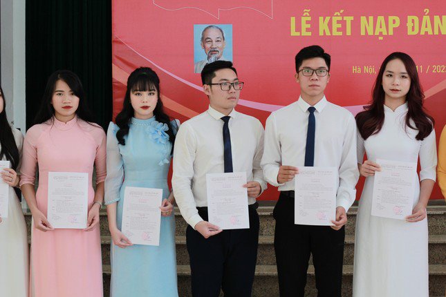 Nữ sinh đạt học bổng xuất sắc 4 năm trở thành Tân thủ khoa trường Đại học Văn hóa Hà Nội - 3