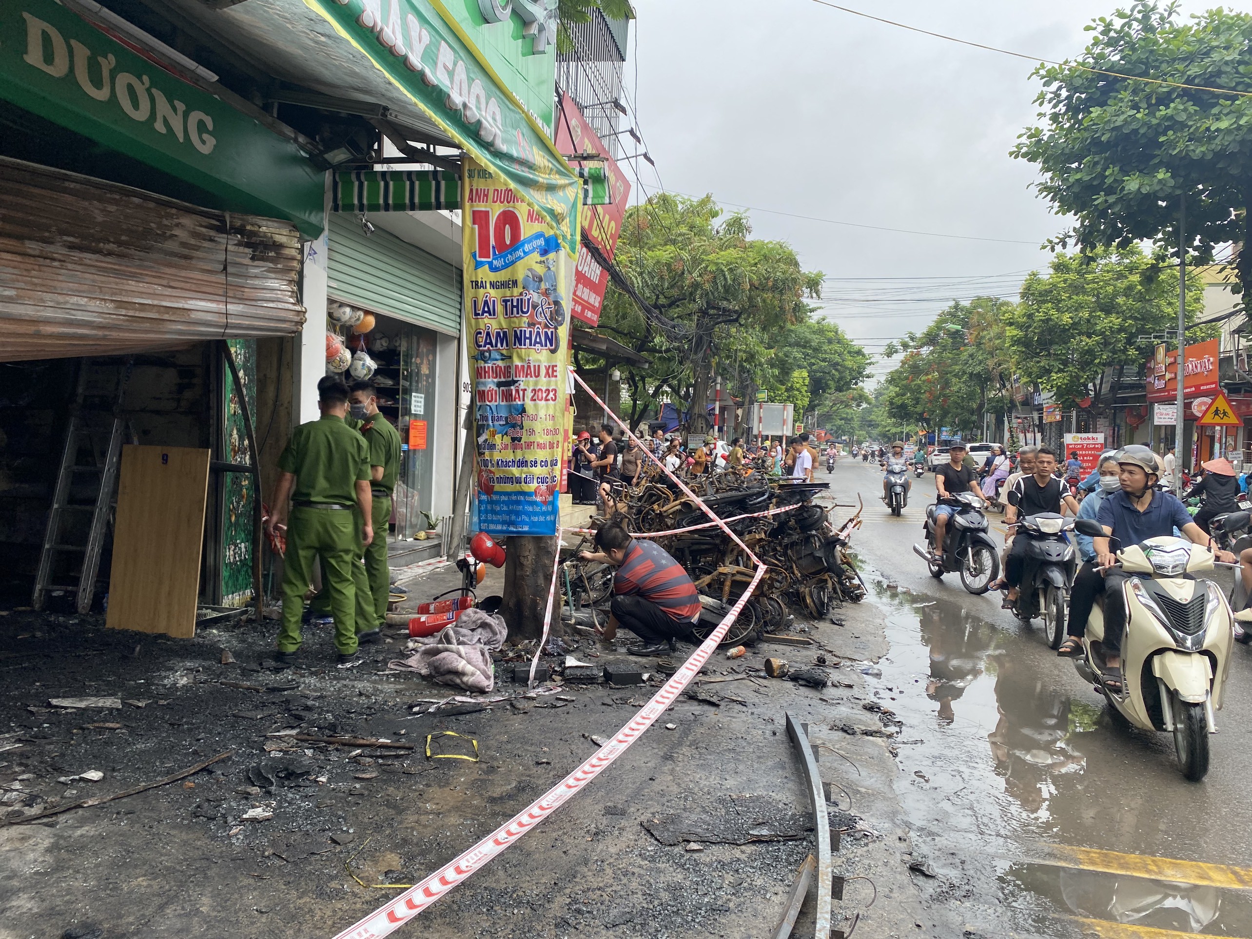 Hiện trường vụ cháy nhà khiến 3 người trong một gia đình tử vong - 4