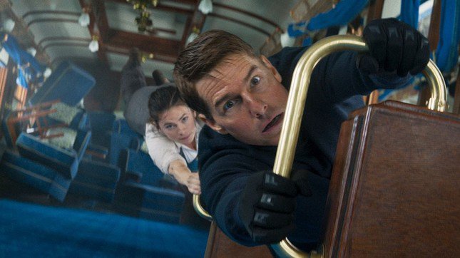 Những cảnh hành động điên rồ nhất của Tom Cruise trong loạt phim "Mission: Impossible" - 2