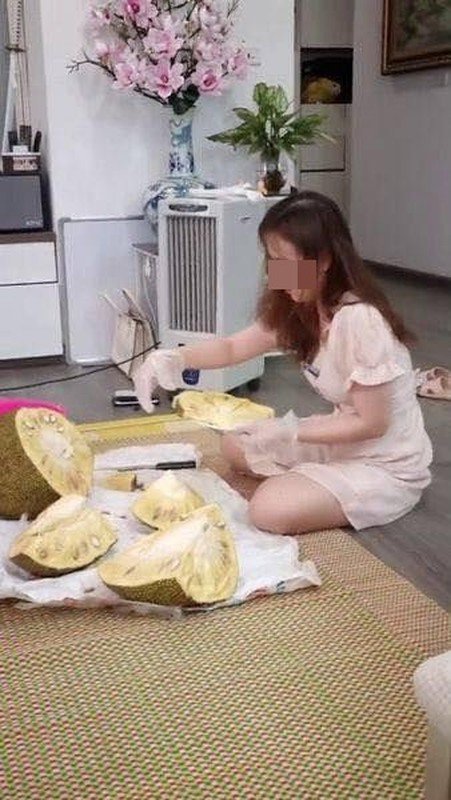 Mẹ nhờ con bổ mít, cô gái có màn thể hiện “cạn lời“ - 3