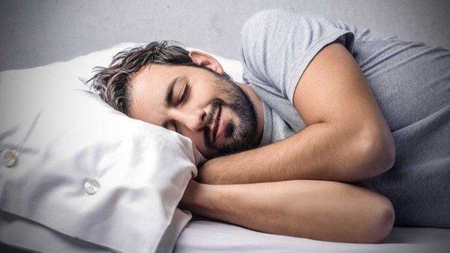 Những thói quen xấu trước khi ngủ khiến giảm tuổi thọ, cơ thể già nua, bỏ nhanh còn kịp - 1