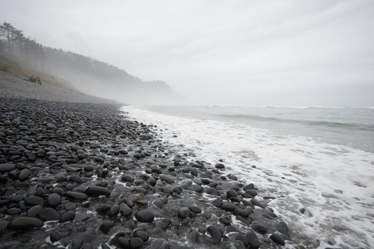 Bãi biển Manzanita, Oregon: Theo truyền thuyết, vào thế kỷ 16 các thủy thủ Tây Ban Nha đã bị đắm tàu ngoài khơi bờ biển Oregon và đến nay những bóng ma của họ vẫn thi thoảng xuất hiện ven biển.
