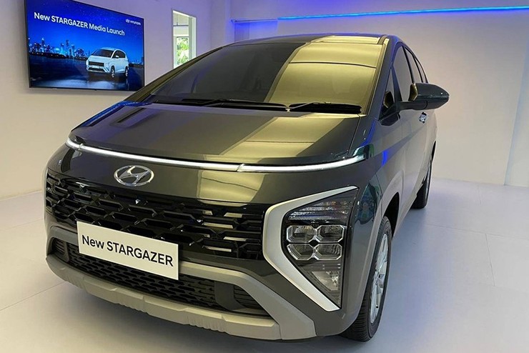 Hyundai Stargazer 2023 trình làng, thêm trang bị, giá từ 347 triệu đồng