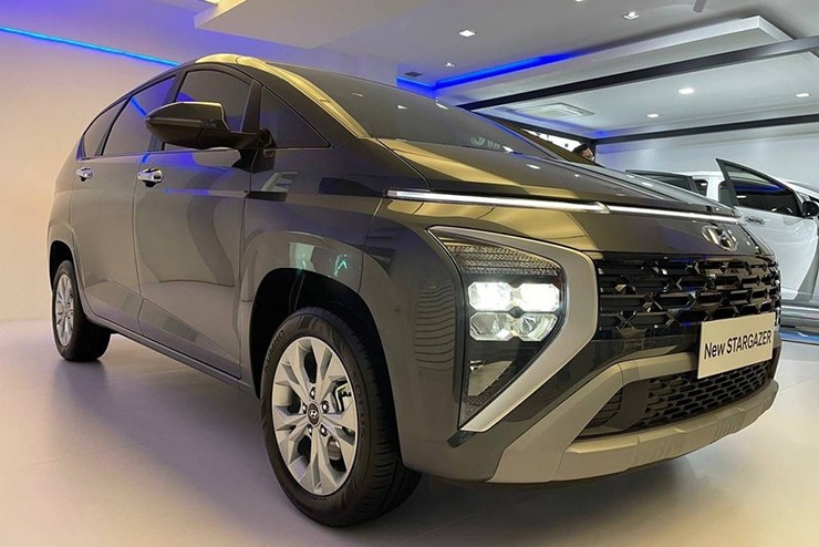 Hyundai Stargazer 2023 trình làng, thêm trang bị, giá từ 347 triệu đồng