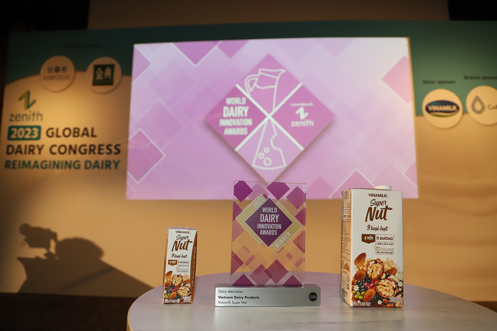 Bộ sưu tập giải thưởng quốc tế “khủng” của sản phẩm mới ra mắt nhà Vinamilk – Sữa hạt Super Nut - 3