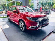 Tin tức ô tô - Giá xe Mitsubishi Outlander lăn bánh tháng 7/2023, giảm 100% phí trước bạ