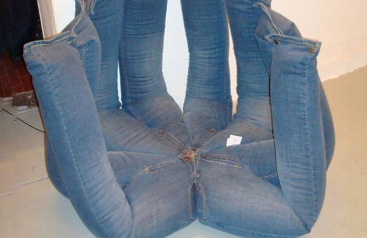 “Chết khiếp” với chiếc ghế phiên bản quần jeans.
