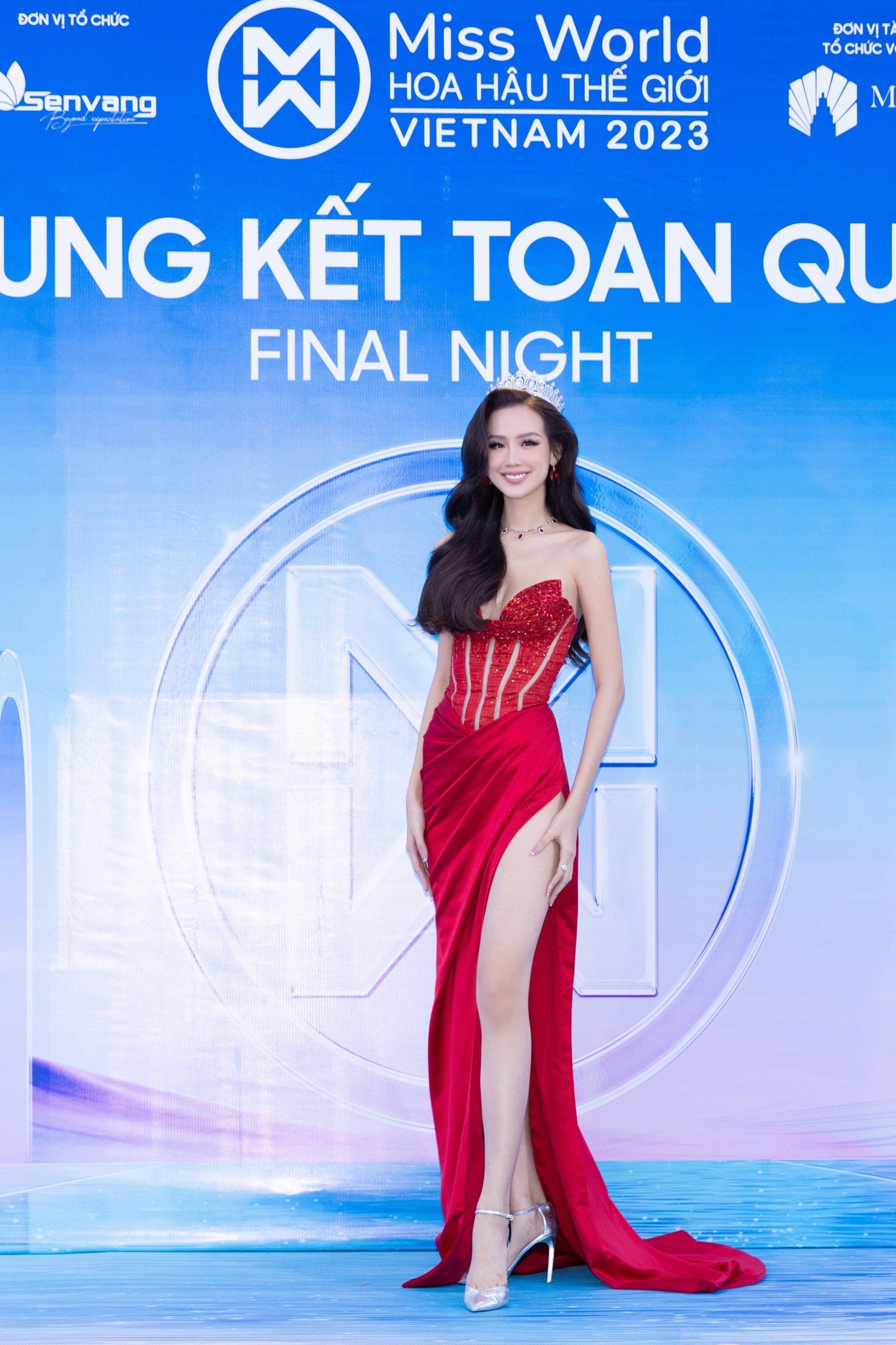 Trực tiếp: Thí sinh Miss World Việt Nam 2023 kiều diễm trong tà áo dài - 13