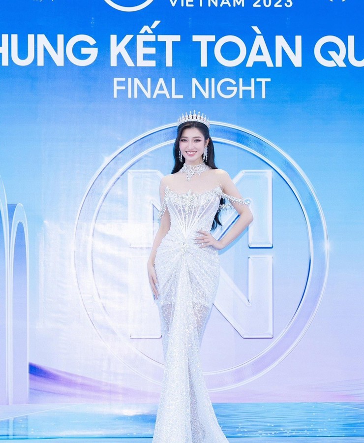 Trực tiếp: Thí sinh Miss World Việt Nam 2023 kiều diễm trong tà áo dài - 16