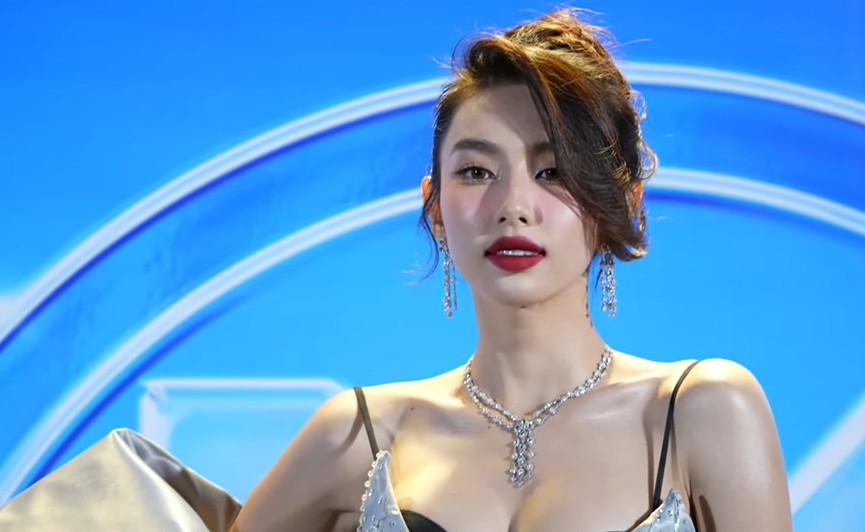 Hoa hậu đẹp nhất thế giới lộng lẫy, lấn át tất cả trên thảm đỏ Miss World Việt Nam 2023 - 5