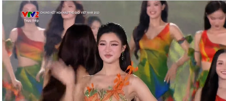 Trực tiếp: Thí sinh Miss World Việt Nam 2023 kiều diễm trong tà áo dài - 8