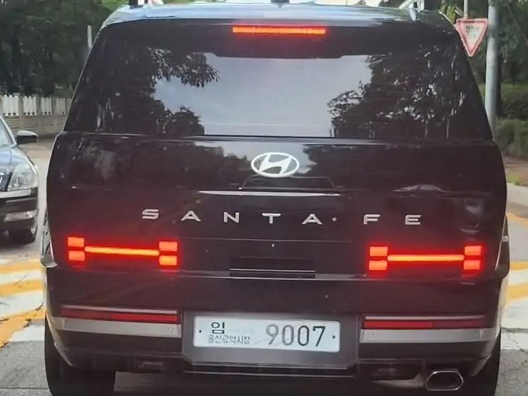 Hình ảnh thực tế mẫu xe Hyundai SantaFe thế hệ mới - 2