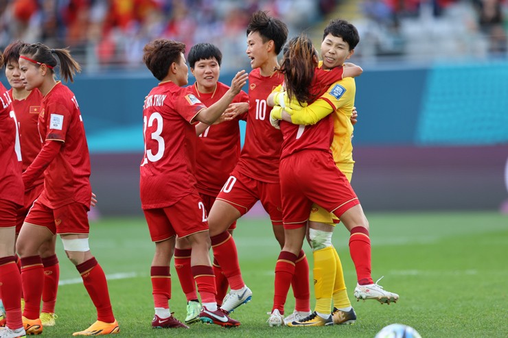 Ngả mũ Kim Thanh cản phá penalty ở World Cup, ĐT nữ Việt Nam kiên cường đấu Mỹ - 6