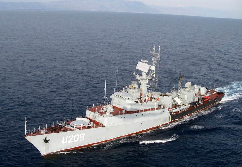 Video: Chiến hạm Nga phóng tên lửa chống hạm đánh chìm tàu chiến tịch thu của Ukraine - 2