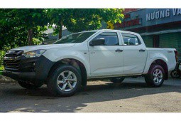 Isuzu D-Max phiên bản 4x4 số sàn xuất hiện tại Việt Nam