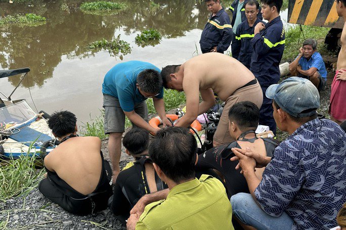 Lực lượng chức năng triển khai phương án cứu hộ