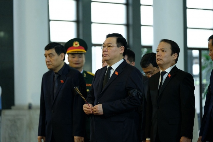 Lãnh đạo Đảng, Nhà nước viếng nguyên Phó Thủ tướng Nguyễn Khánh - 5