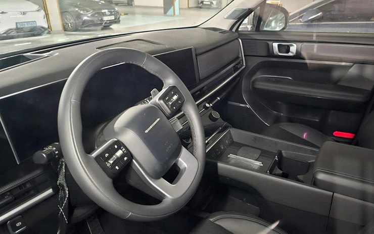 Ảnh thực tế nội thất Hyundai Santa Fe 2024, nhìn như Range Rover &#34;giá rẻ&#34; - 2