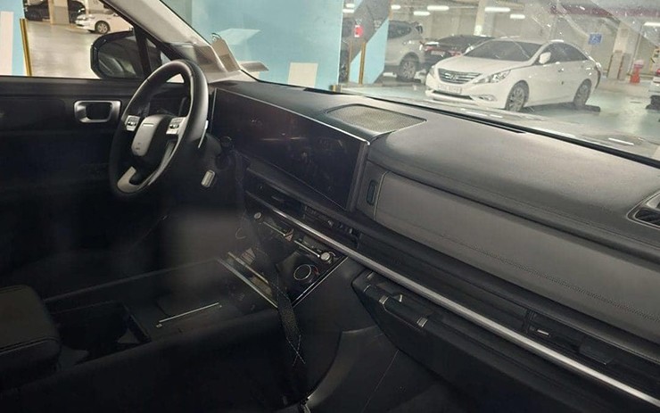 Ảnh thực tế nội thất Hyundai Santa Fe 2024, nhìn như Range Rover &#34;giá rẻ&#34; - 3