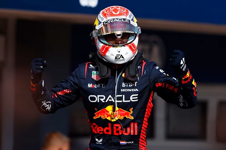 Verstappen giành chiến thắng chặng thứ 7 liên tiếp