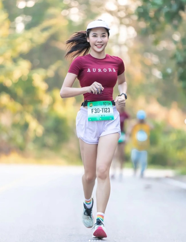Witwara Weerasapkul là một nữ runner (người chạy) truyền cảm hứng cho cộng đồng chạy bộ Thái Lan.
