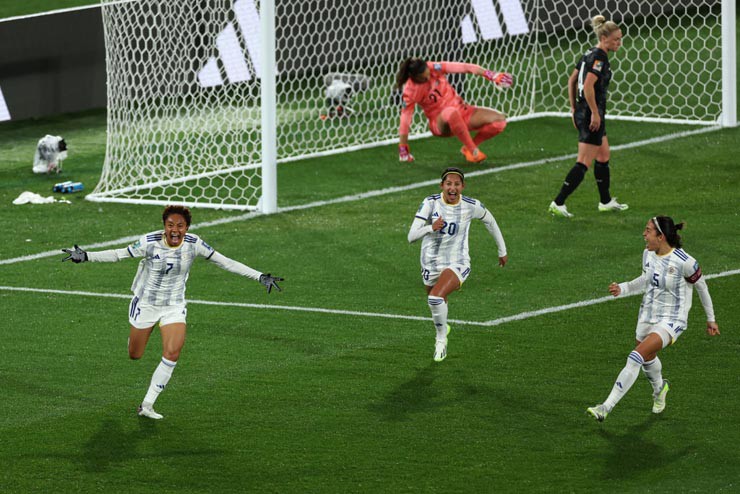 Philippines tạo địa chấn World Cup nữ: Thắng New Zealand, fan ăn mừng cuồng nhiệt - 4