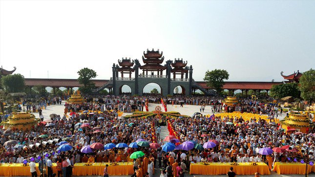 Chùa Ba Vàng (Quảng Ninh) vừa được UBND thành phố Uông Bí yêu cầu báo cáo quản lý tiền công đức lần 2. Ảnh: HD