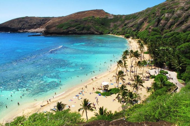 Vịnh Hanauma, Hawaii: Vịnh Hanauma là nơi có làn nước trong nhất ở Mỹ. Được tạo ra bởi một vụ phun trào núi lửa hàng chục nghìn năm trước và nằm trên đảo Oahu, đây còn là khu vực bảo tồn sinh vật biển.
